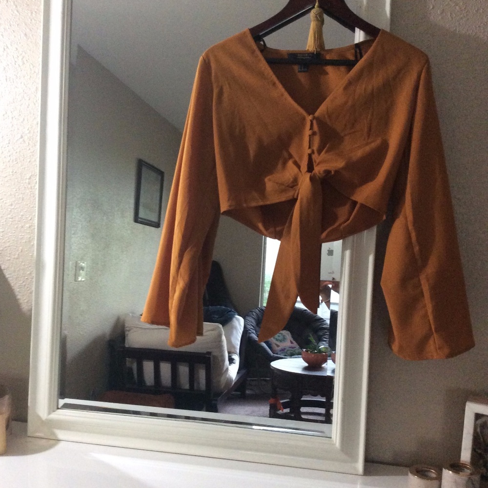 Cute bell sleeve crop top